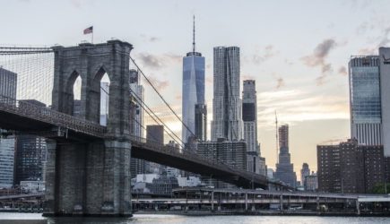 Русские жители Нью-Йорка рассказали о ситуации с коронавирусом в Америке