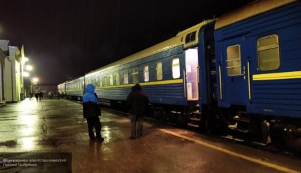 Пожелавшие уехать на карантин украинцы приехали из Москвы в Киев на спецпоезде