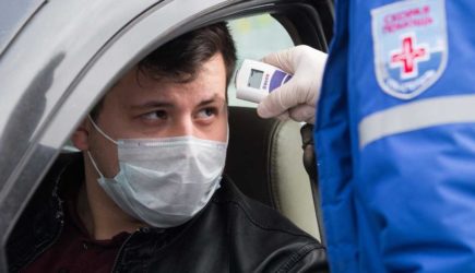 Передается по-другому: миф о коронавирусе развеяли