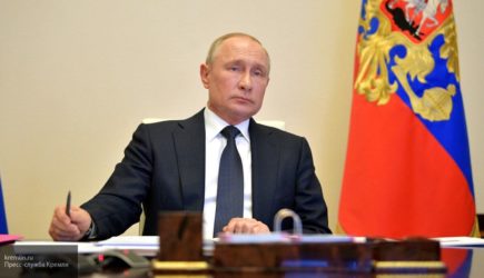 Путин поручил Кабмину РФ подготовить пакет экстренных мер поддержки экономики страны