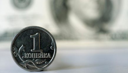 Рубль обрекли на девальвацию