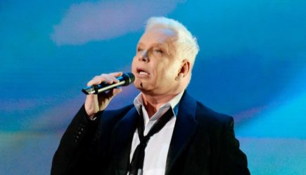 «Не помнит людей, не помнит события»: сраженному инсультом Борису Моисееву стало хуже