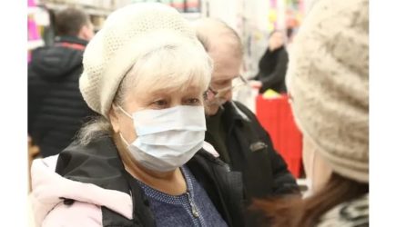 «У нас масочный, иди ***»: пенсионерка обматерила соседку