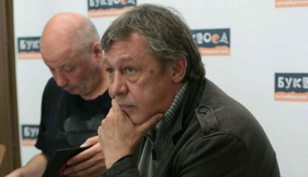 Ефремов выступил с заявлением о политической подоплеке ДТП и высказался о Путине