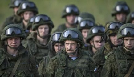 Крым и Украина сделали заявления о &laquo;вторжении войск&raquo;