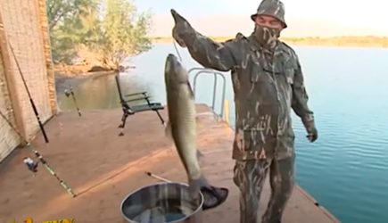 Президент Туркмении наловил рыбу и подарил ее сиротам