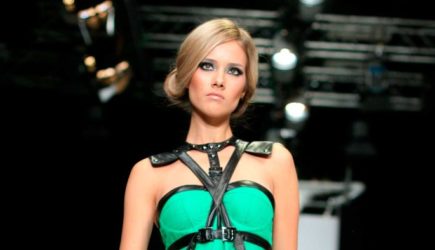 &#171;Пытался душить и ломать ноги&#187;: популярная певица вспомнила ужасы домашнего насилия