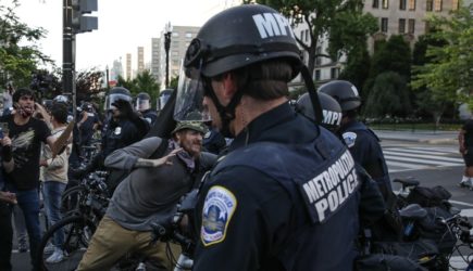 &#171;Зелёные человечки&#187; Трампа &#171;аннексировали&#187; Чикаго и Портленд, но виноват Путин &#8212; СМИ