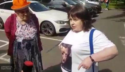 Поклонница Ефремова у суда в Москве рассказала свою версию смертельного ДТП с артистом