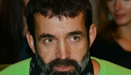 Дмитрий Певцов похоронил мать