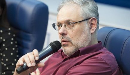 Не все дотянут до осени: Хазин дал прогноз по ситуации в России