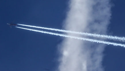 Власти ответили на слухи о скором полном открытии Россией авиасообщения