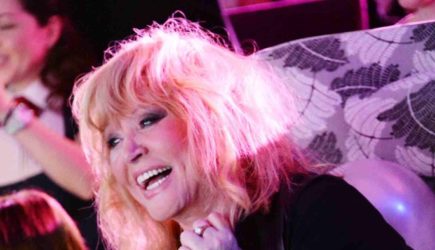 &#171;У меня будет нервный срыв&#187;: оставшаяся с двойняшками Пугачева караулила Галкина у порога