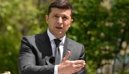 «Преступление не закончено»: Зеленского хотят засудить из-за Крыма