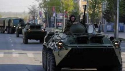 В Минск ввели военных и технику