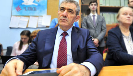 Развалил школы и уволился: Рано радуетесь