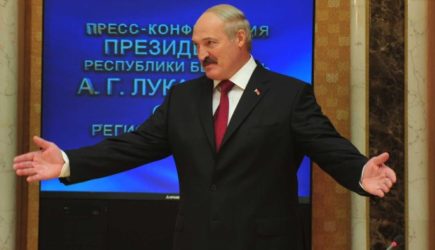 Лукашенко отреагировал на сообщение об отъезде из Белоруссии