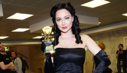 &amp;#171;Кривизну мозгов себе исправьте!&amp;#187;: взбешенная Самбурская обрушилась на врача