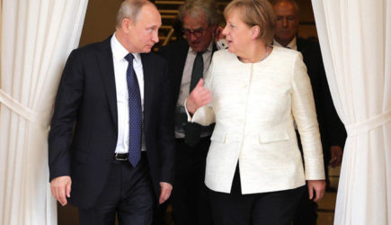 Стало известно о разногласиях Меркель и Путина из-за Навального