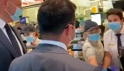 Зеленский отказался от «слишком большого» украинского бургера