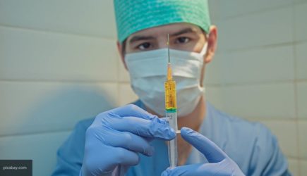 Испытавшие российскую вакцину от коронавируса добровольцы получили антитела