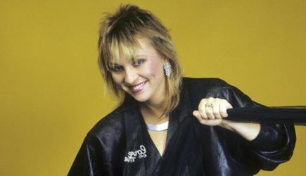 &laquo;Не стало светлого человека&raquo;: скончалась певица Легкоступова