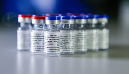 Мясников раскрыл неожиданный эффект русской вакцины от COVID-19: «Вот свидетельствую»