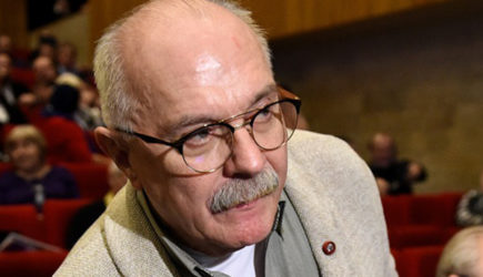 Никита Михалков оказался на операционном столе из-за «малоприятной травмы»