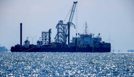 Из России в Германию вышло судно для достройки &#171;Северного потока &#8212; 2&#187;