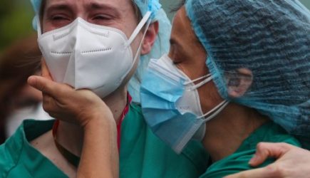 Каждый десятый пациент с COVID-19 возвращается в больницы