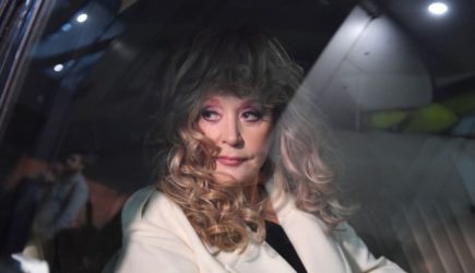 Пугачева бросилась спасать Моисеева после известия об ухудшении его состояния