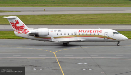 Самолет совершил аварийную посадку в Петербурге из-за проблем с шасси