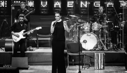 Елена Ваенга с позором покинула сцену телешоу «Голос.60+»