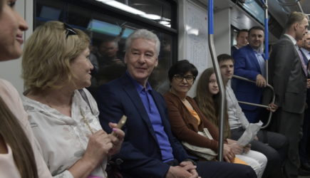 Возмущённые пенсионеры штурмуют метро: &#171;Собянин отнимает у меня часть пенсии&#187;