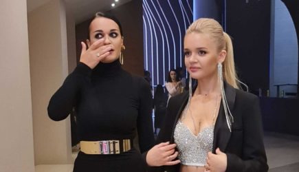 &#171;Мордой в унитаз&#187;: вдова Этуша плюнула в бездарную певицу Славу и ее дочку