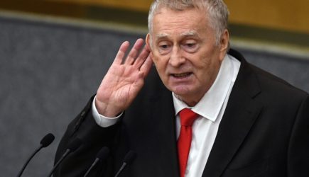 Жириновский призвал лишить доктора Мясникова диплома врача