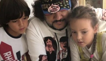 Филипп Киркоров подтвердил — живет с матерью своих детей