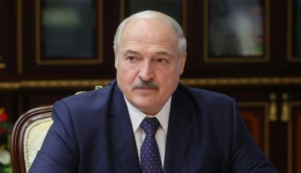 Лукашенко сложит с себя большинство полномочий
