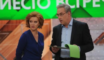 «Валечка совсем плохая стала»: Норкин поделился анекдотом — зал грохнул