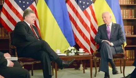 Политолог: Байден должен сидеть на скамье подсудимых в Донецке