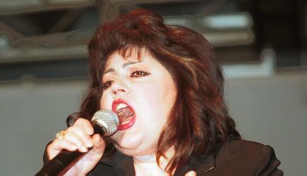 «Уходит из этого мира»: звезду 90-х добило расставание с молодым любовником