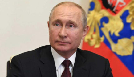 Путин назвал имена погибших в небе Армении летчиков