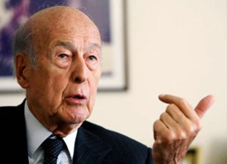 Смерть экс-президента Франции списали на COVID