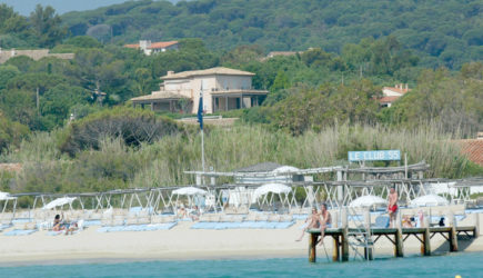 &#171;У меня вилла в Сен-Тропе&#187;: Думский депутат отказался отдыхать в Крыму и надавил на жалость