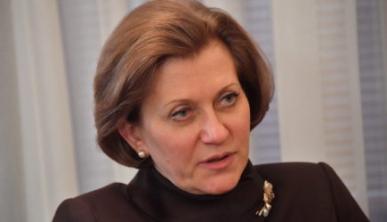 Врачи взбунтовались против «ковидобесия»: Роспотребнадзор дрогнул и выставил «пешку»