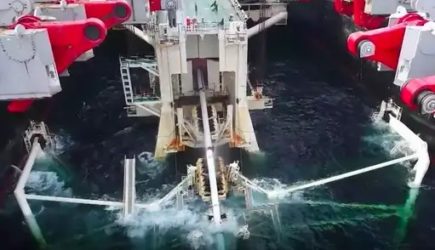 Строительство &laquo;Северного потока-2&raquo; отложили