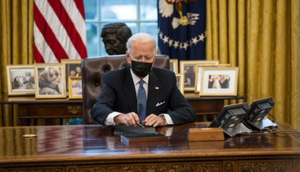 «А ведь это Байден позвонил Путину»: Бравада Белого дома обернулась смирением