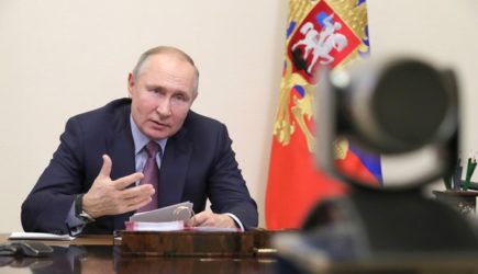 Русские своих не бросают! Эмоции Путина о Донбассе выдала ручка