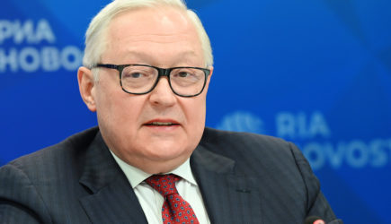 В России призвали избавиться от власти &laquo;ядовитого&raquo; доллара