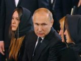 Путин выразил соболезнования родным и близким Ланового
